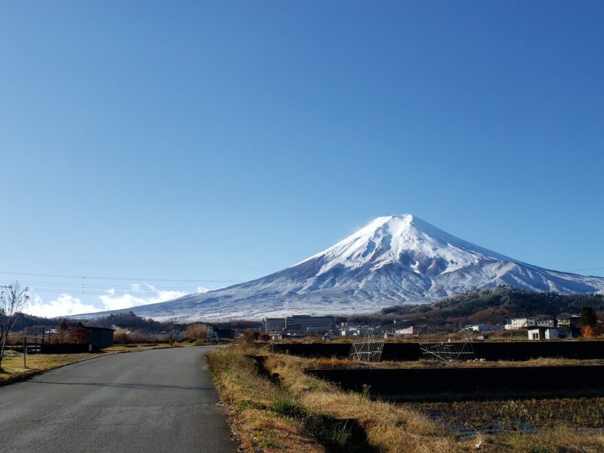 富士吉田市農村公園　降雪後の富士山